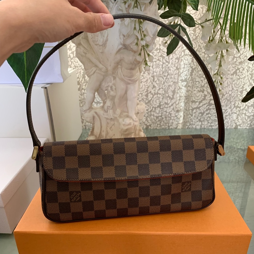 Louis Vuitton Recoleta/$1880